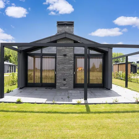 Tranquil With Views Holiday home Oud Ade