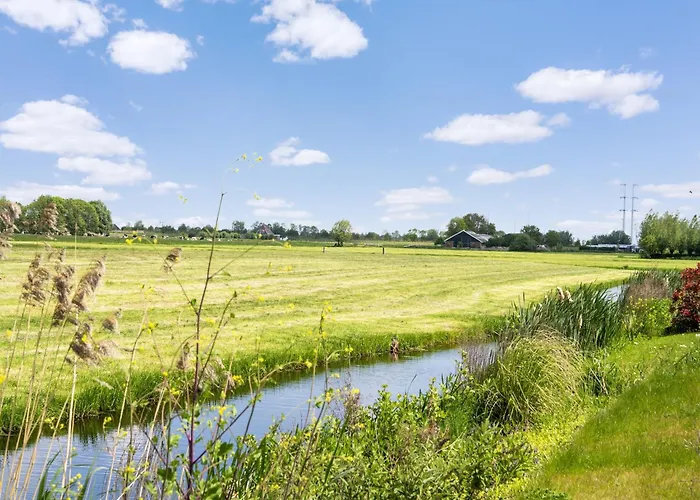 Near Kaag Lakes בית נופש